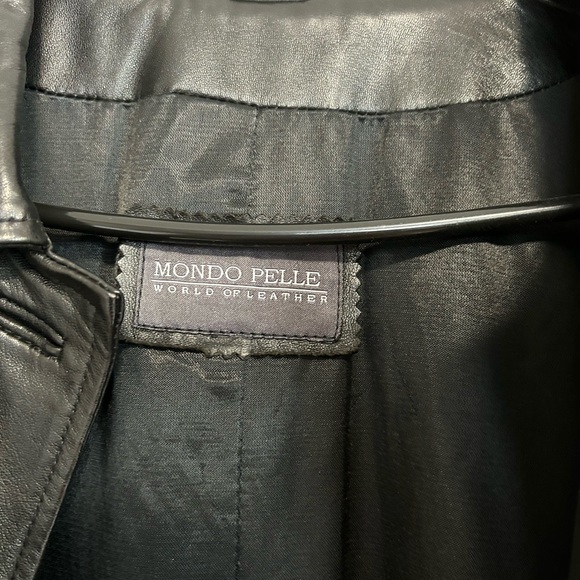 Black Long Women’s Leather Trenchcoat Jacket - Picture 3 of 12